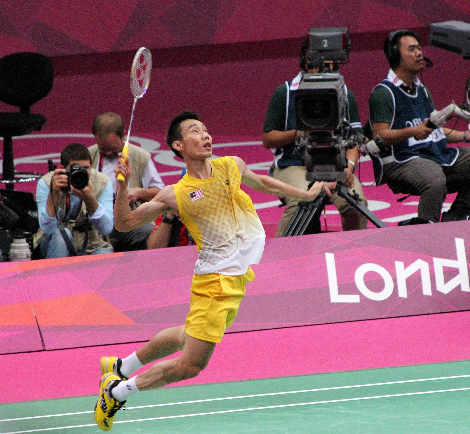 Lee Chong Wei jump smash at the London 2012 Olympics, a reminder of why BK8 badminton sponsorship matters to Malaysian fans